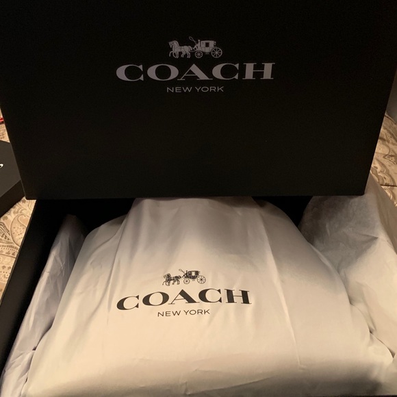 Coach purse - Picture 2 of 2